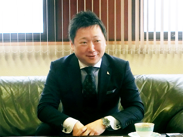 株式会社Leeホールディングス、李大成専務取締役_3