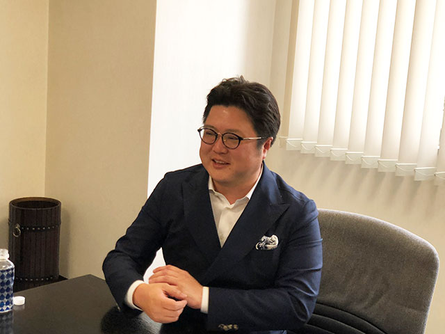 株式会社ユーコーホールディングス、金海基泰社長